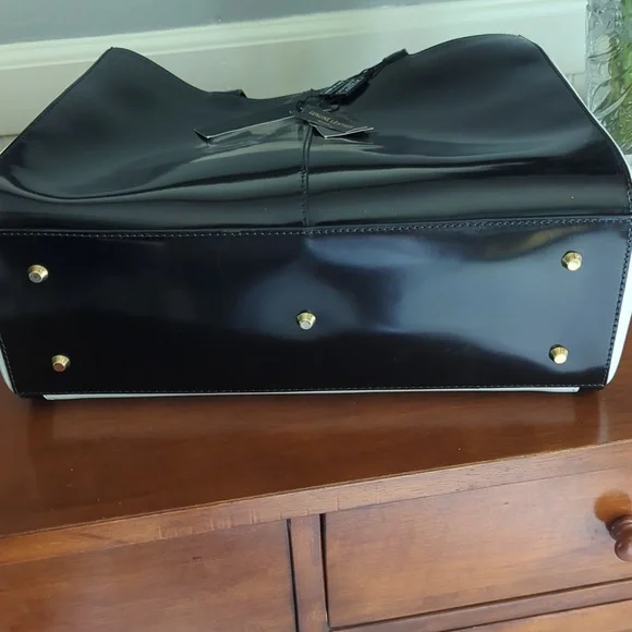 INNUE Leather Handbag - Picture 9 of 9